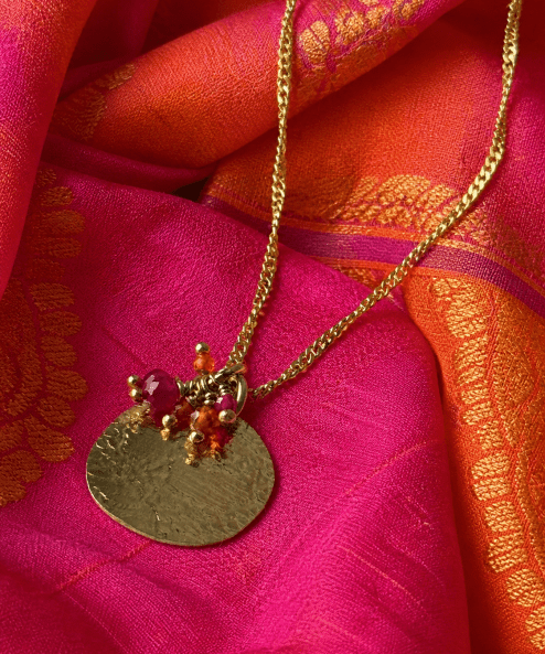 Collier bohème bollywood sur sari